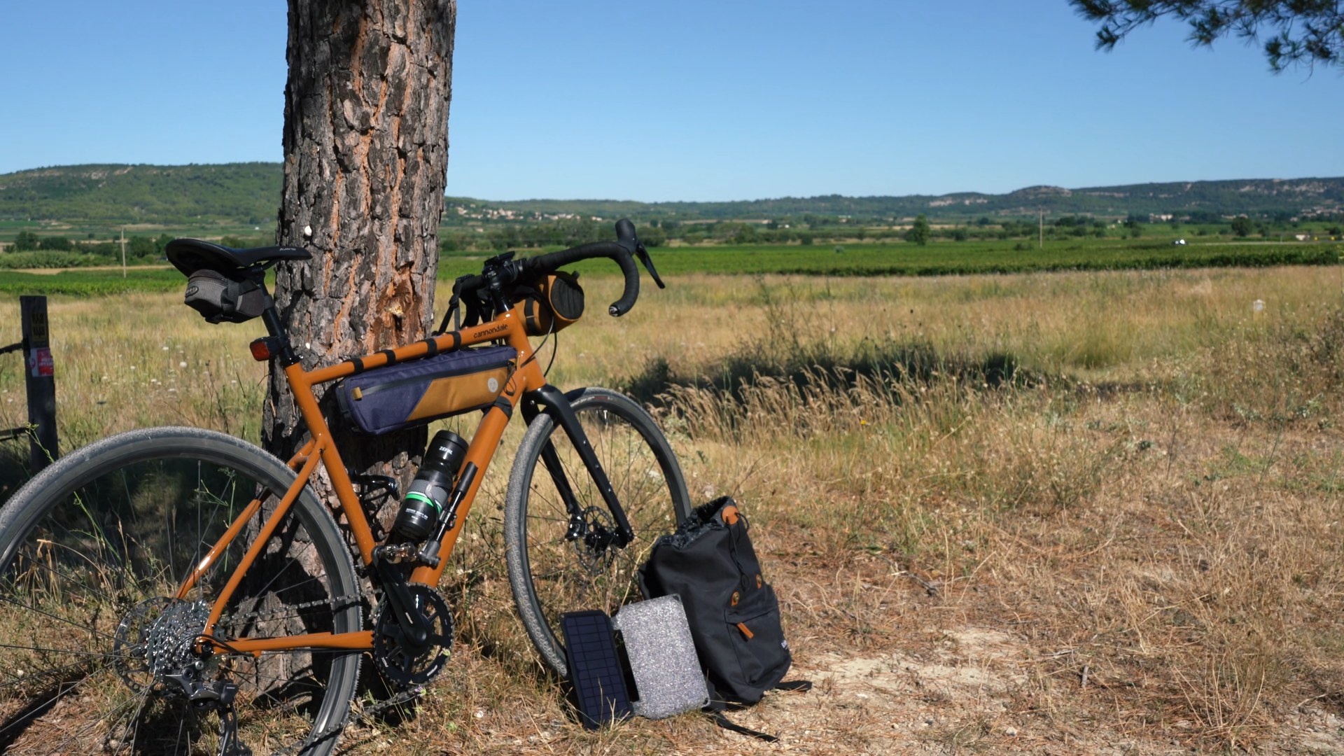 Un voyage autonome avec le Kit Solaire nomade Randonneur d'Infinity Power